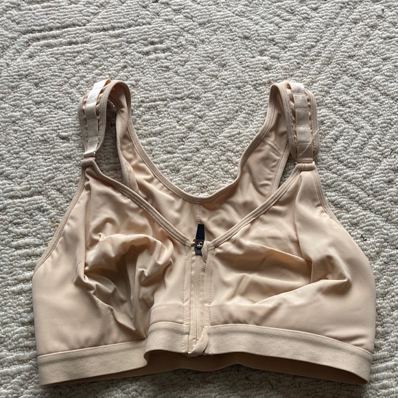 Surgical bra - Picture 1 of 4